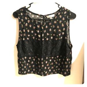 Prints &lace crop top